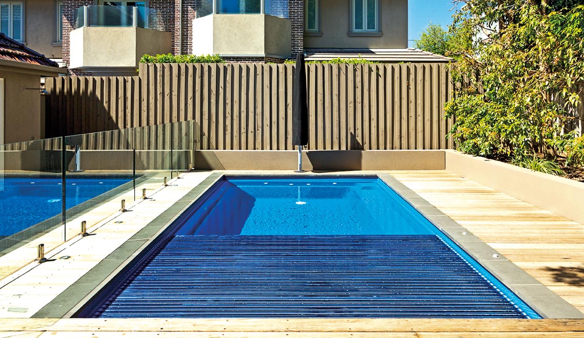 Leisurepools Reflection with slatted cover box 3.8×7.92-9.92m, 1.28-1.78m deep