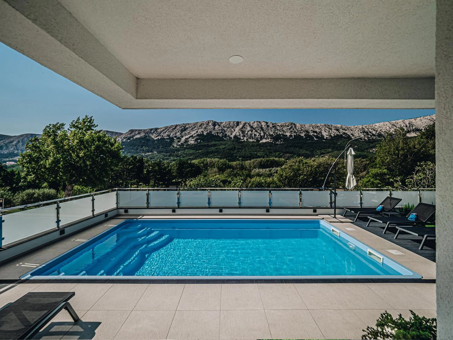 Glasfiberpool Aruba 700 7.20m x 3.70m x 1.50m