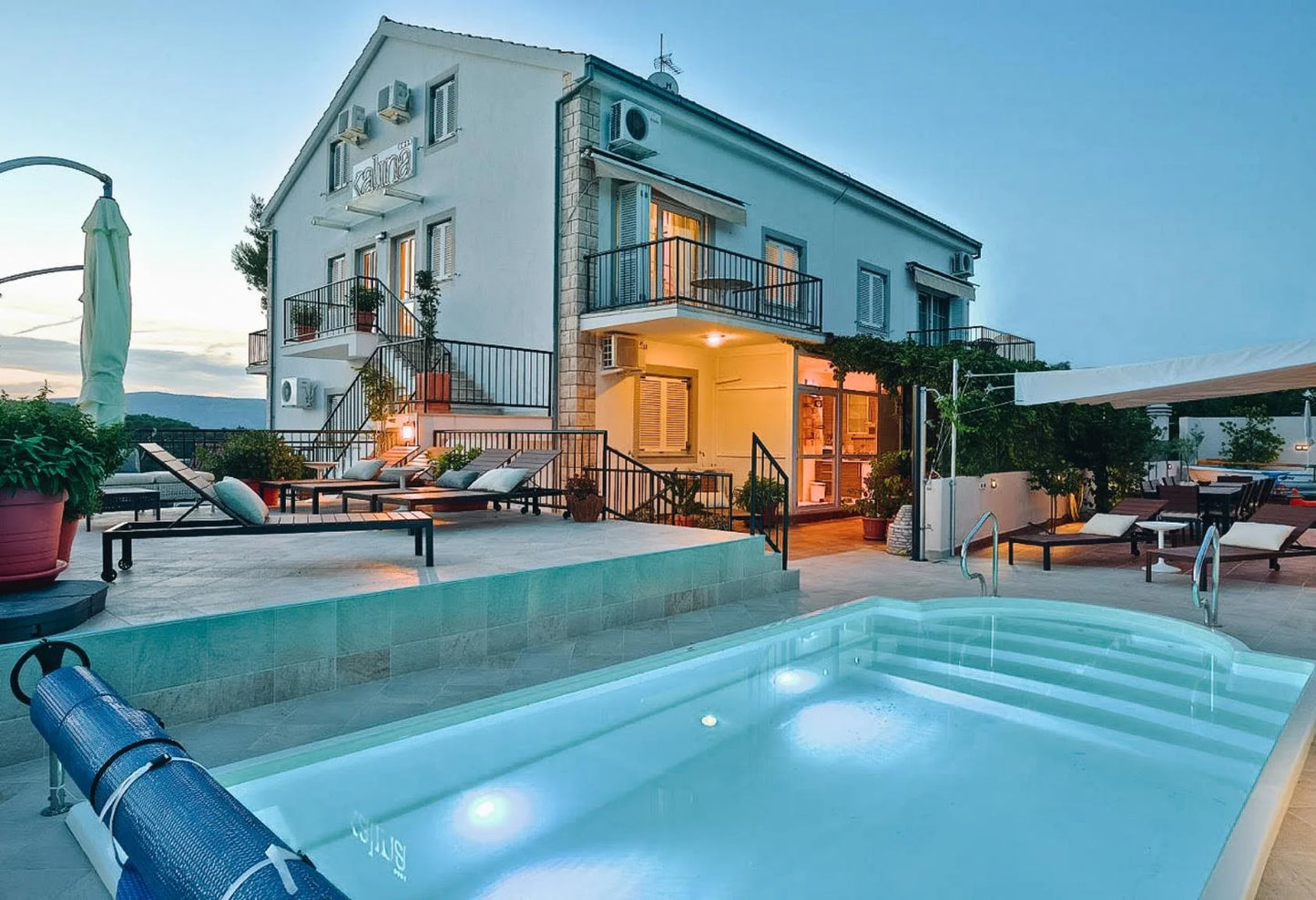 Glasfiberpool Aves 800 8.00 m x 3.20 m x 1.55 m