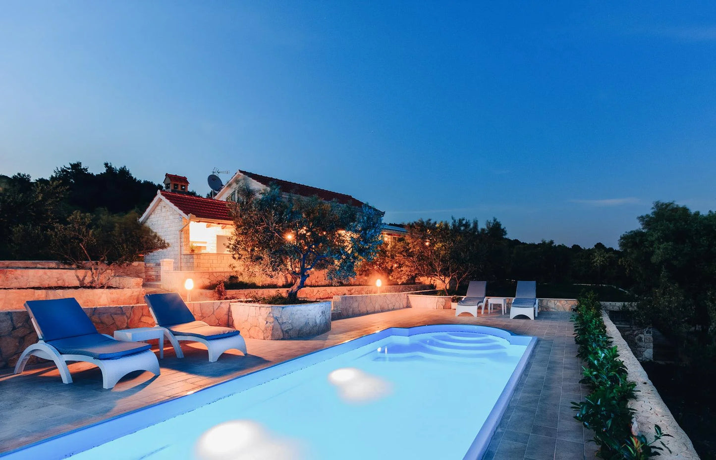 Glasfiberpool Haiti 8.00m x 3.20m x 1.52m