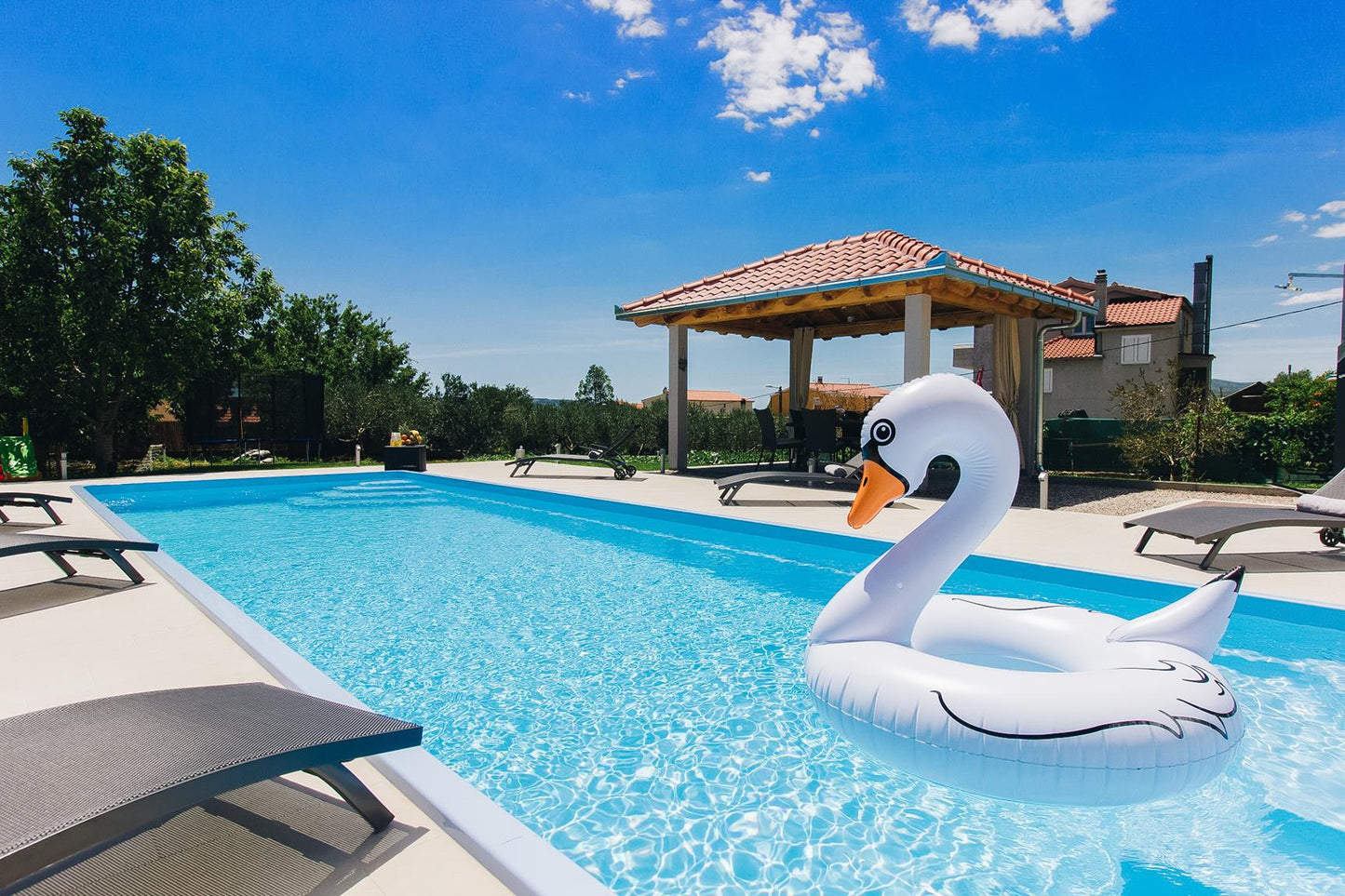 Glasfiberpool Jamaica 11.25m x 3.75m x 1.50m