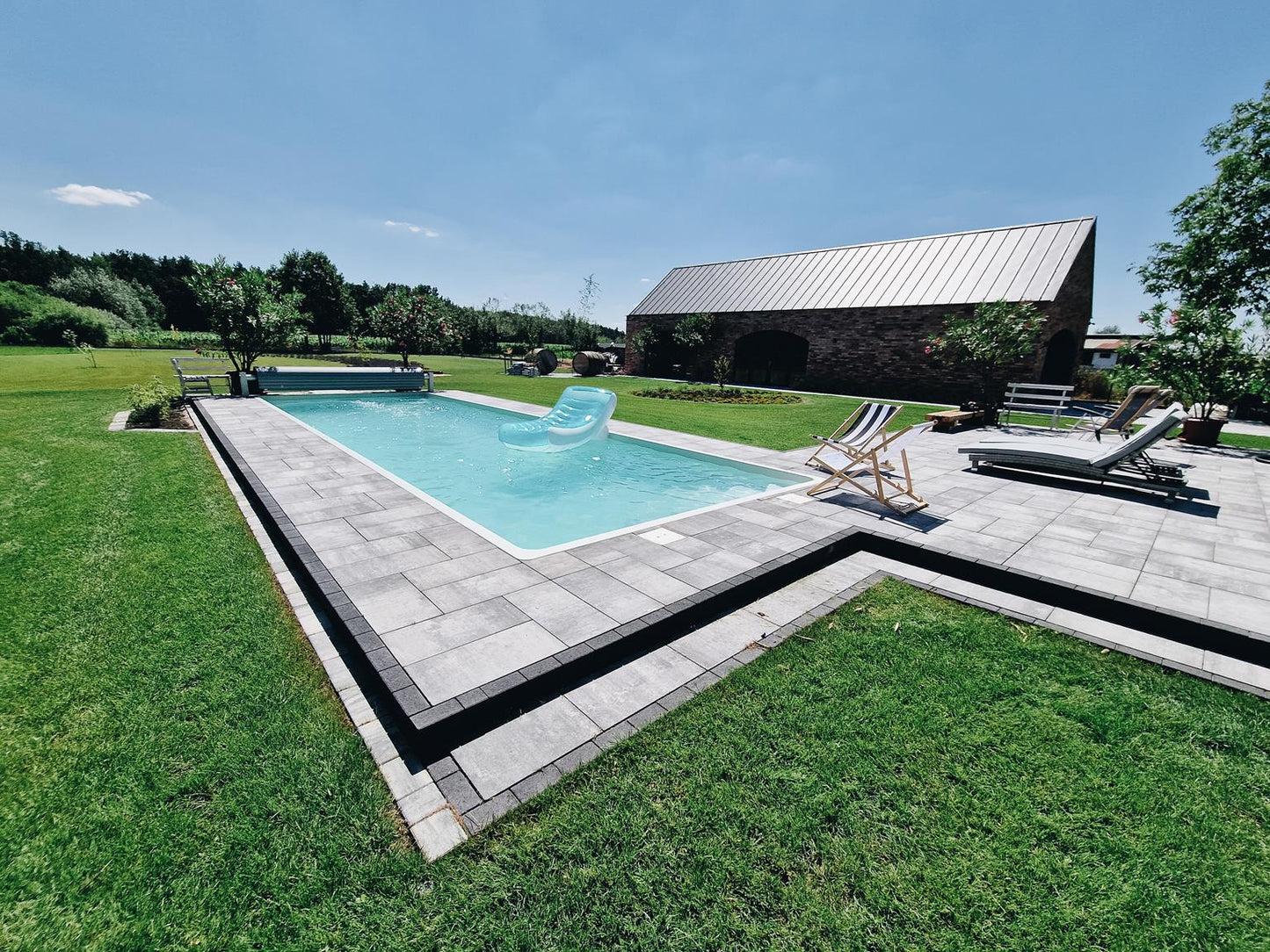 Glasfiberpool Jamaica 11.25m x 3.75m x 1.50m